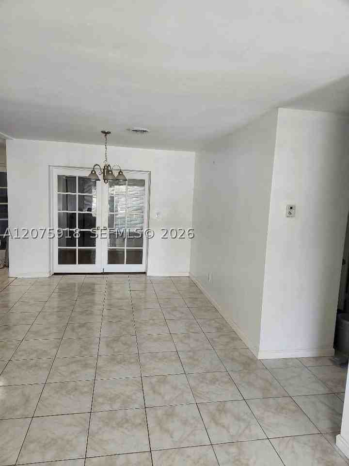 3345 Hayes St - Photo 3 of 24