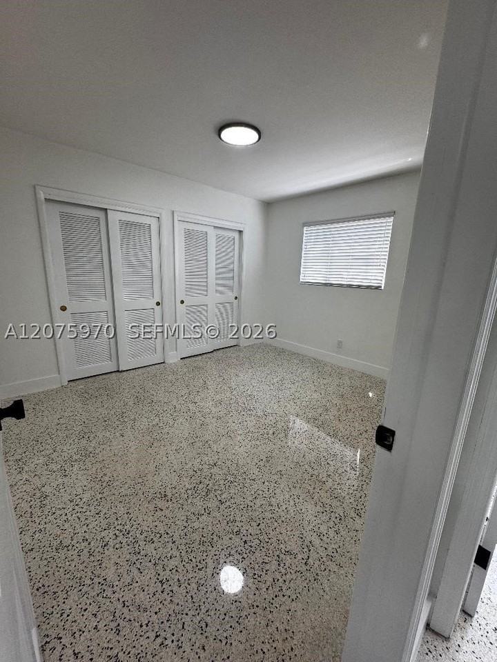 2725 Sw 25th St #3 - Photo 5 of 16