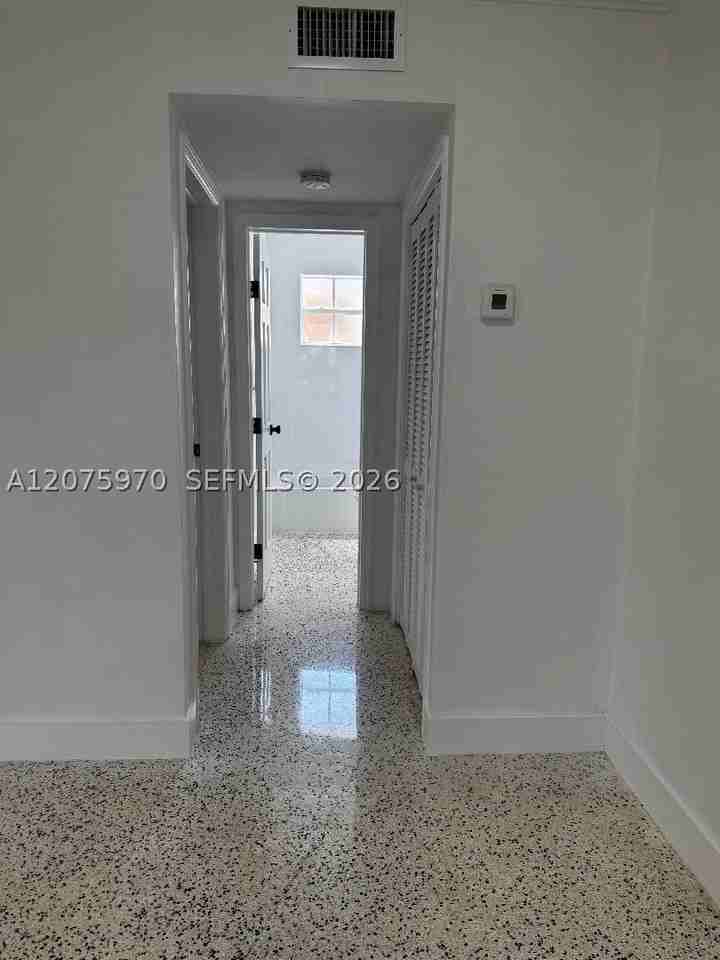 2725 Sw 25th St #3 - Photo 6 of 16