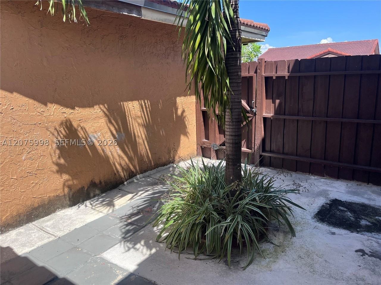 1115 Sw 136th Pl #2 - Photo 2 of 9