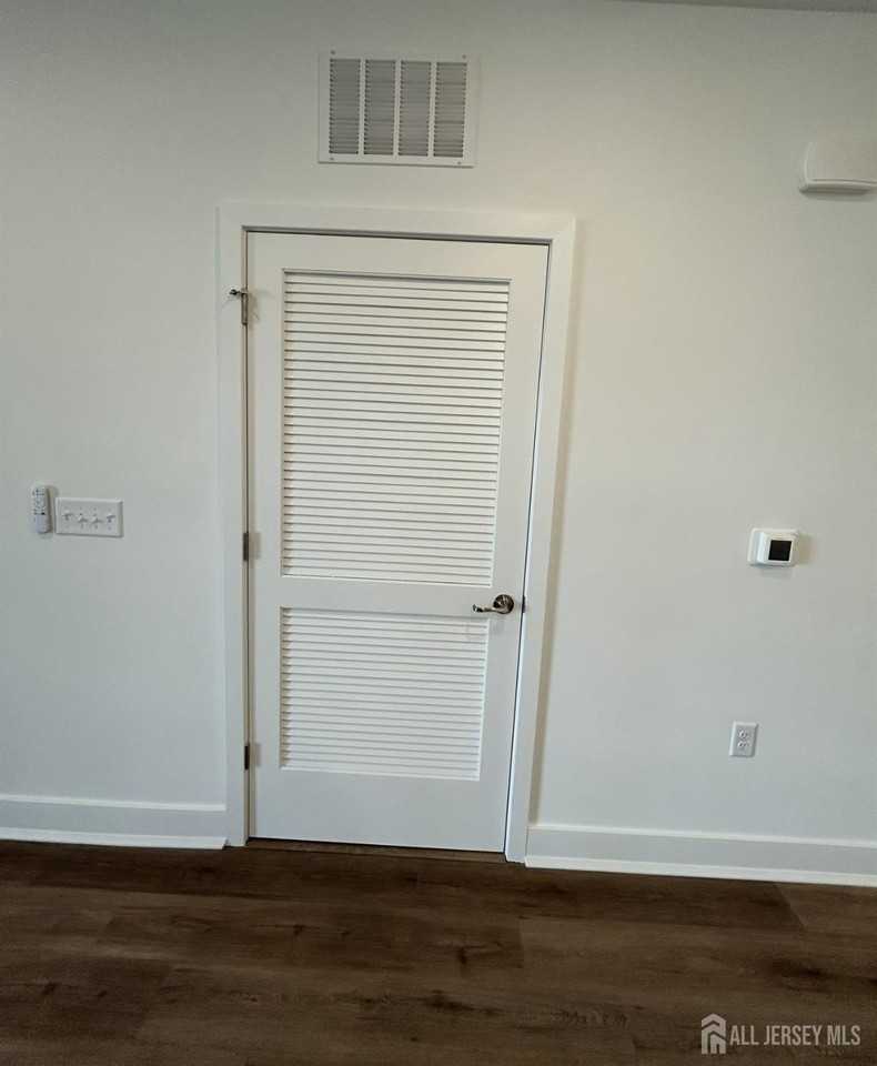 29212 Radford Ct - Photo 4 of 8