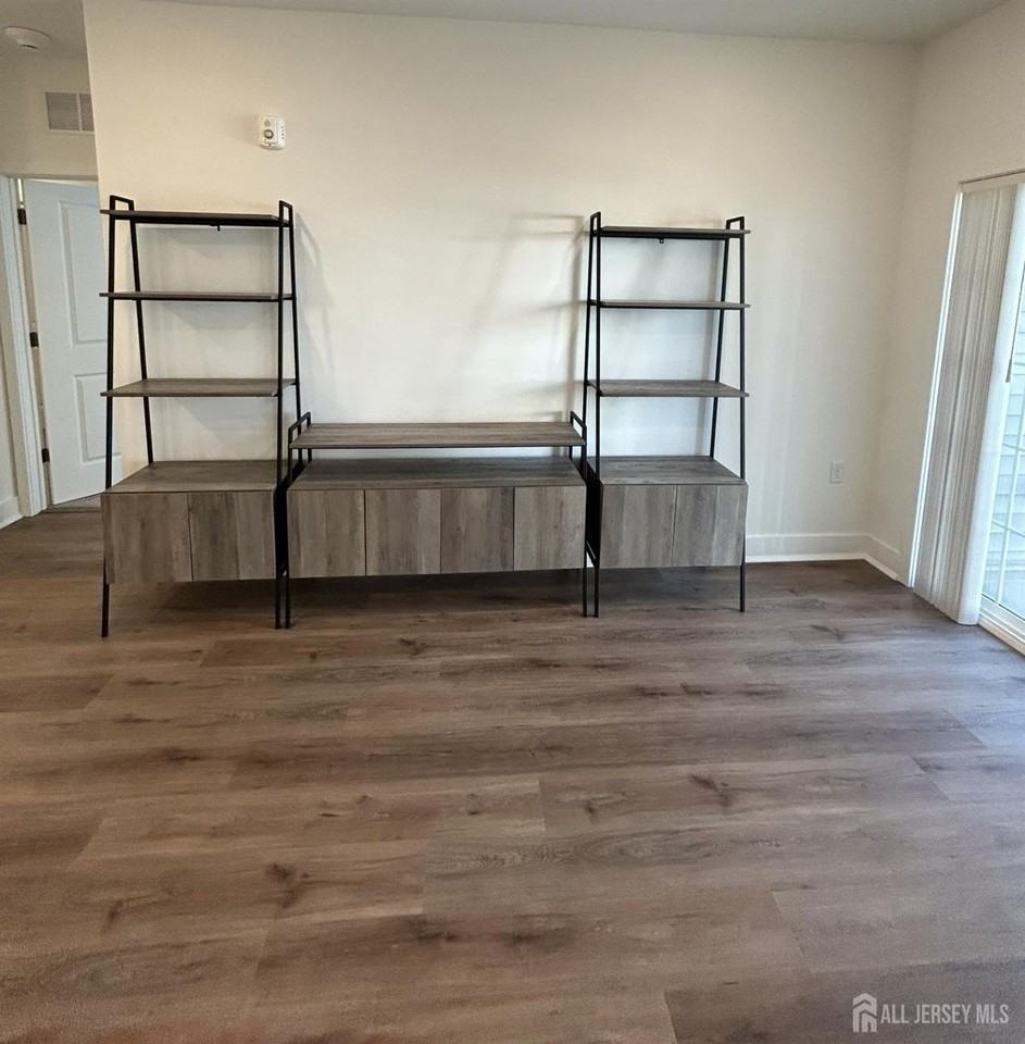 29212 Radford Ct - Photo 7 of 8