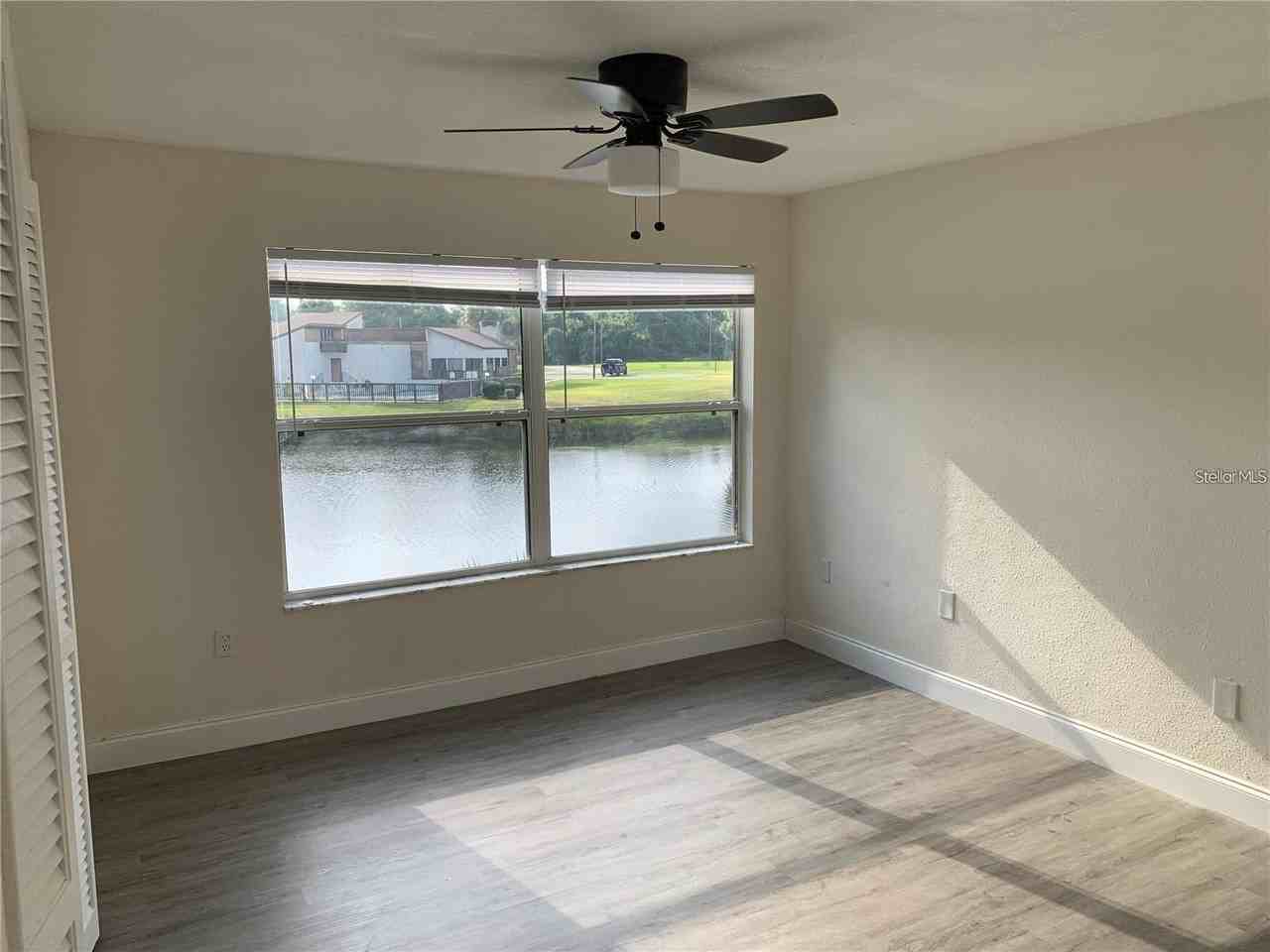 17202 Sandalwood Dr #202 - Photo 5 of 15