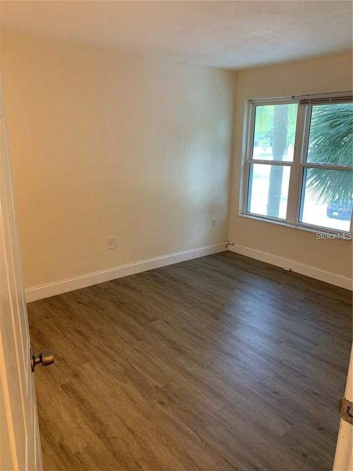 17202 Sandalwood Dr #202 - Photo 6 of 15