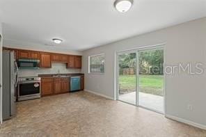 924 Poplar Dr - Photo 6 of 18