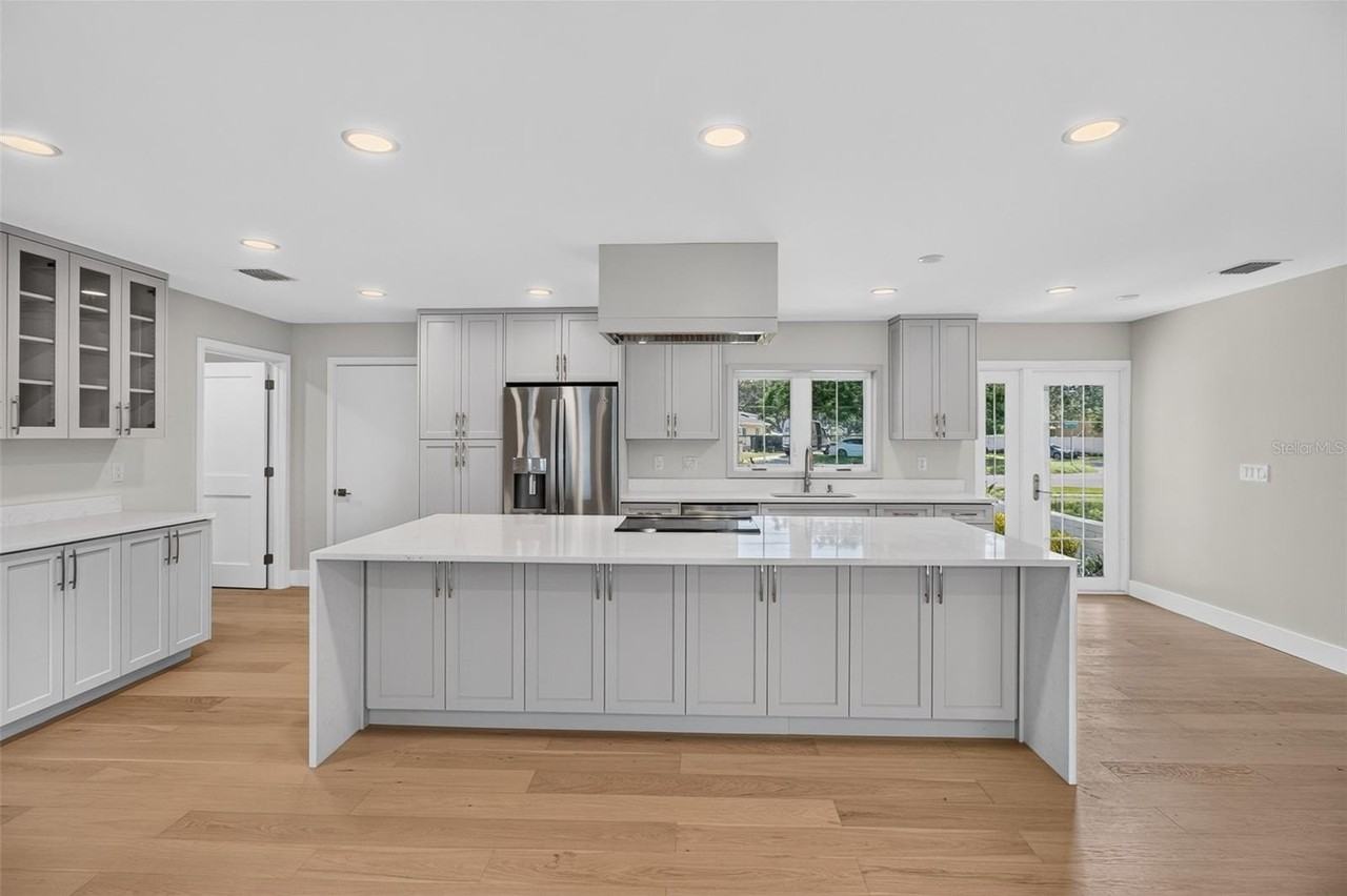 800 Cordova Blvd Ne - Photo 6 of 45