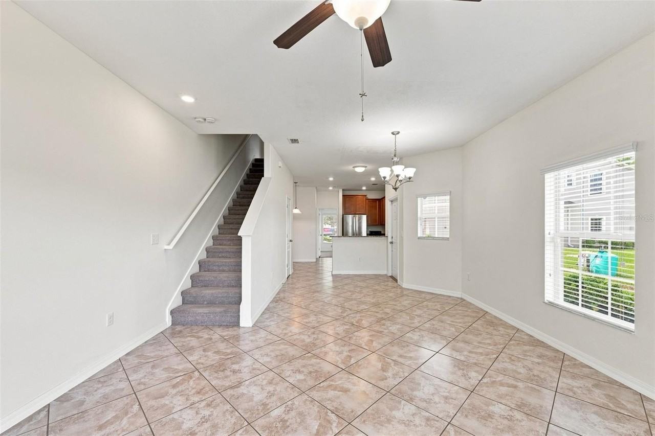 31141 Claridge Pl - Photo 3 of 34