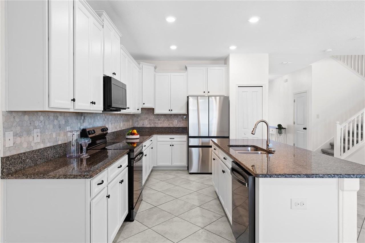 11411 Chilly Water Ct - Photo 5 of 50