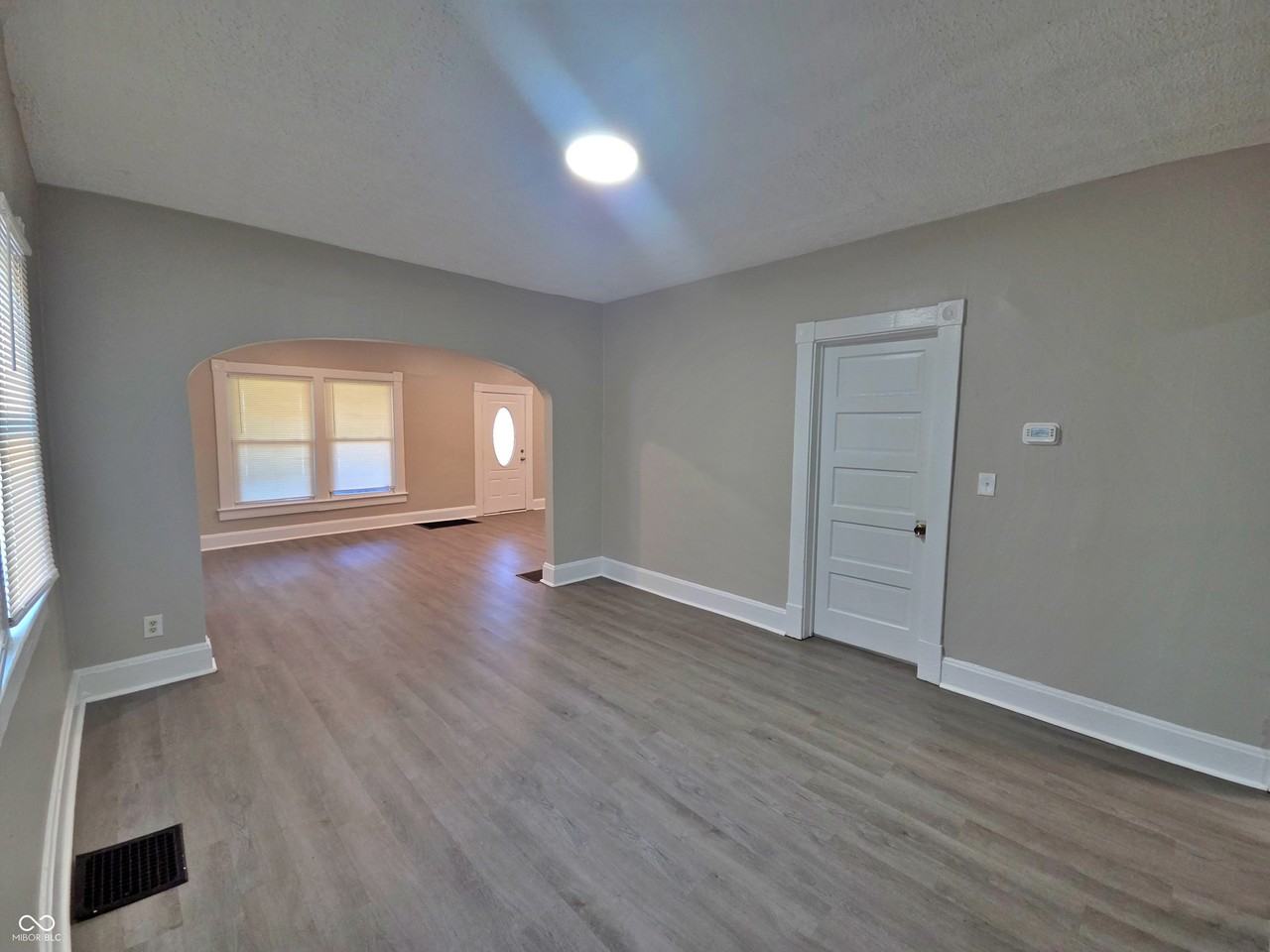 351 Congress Ave - Photo 7 of 25