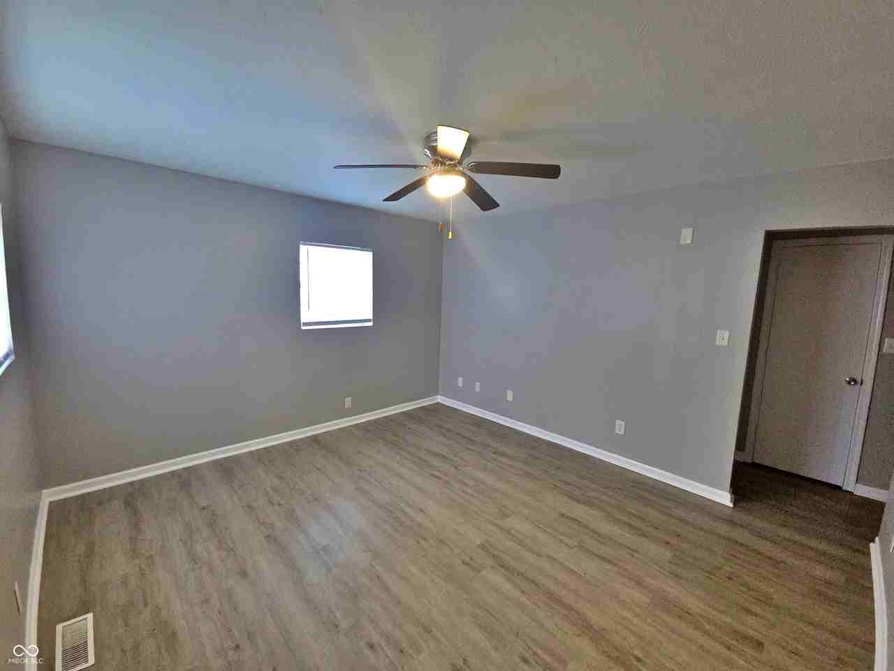 1524 E Legrande Ave - Photo 4 of 16