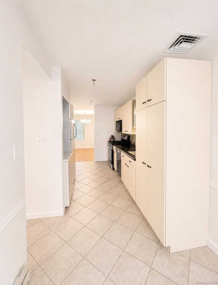 803 Lenox Rd - Photo 6 of 24