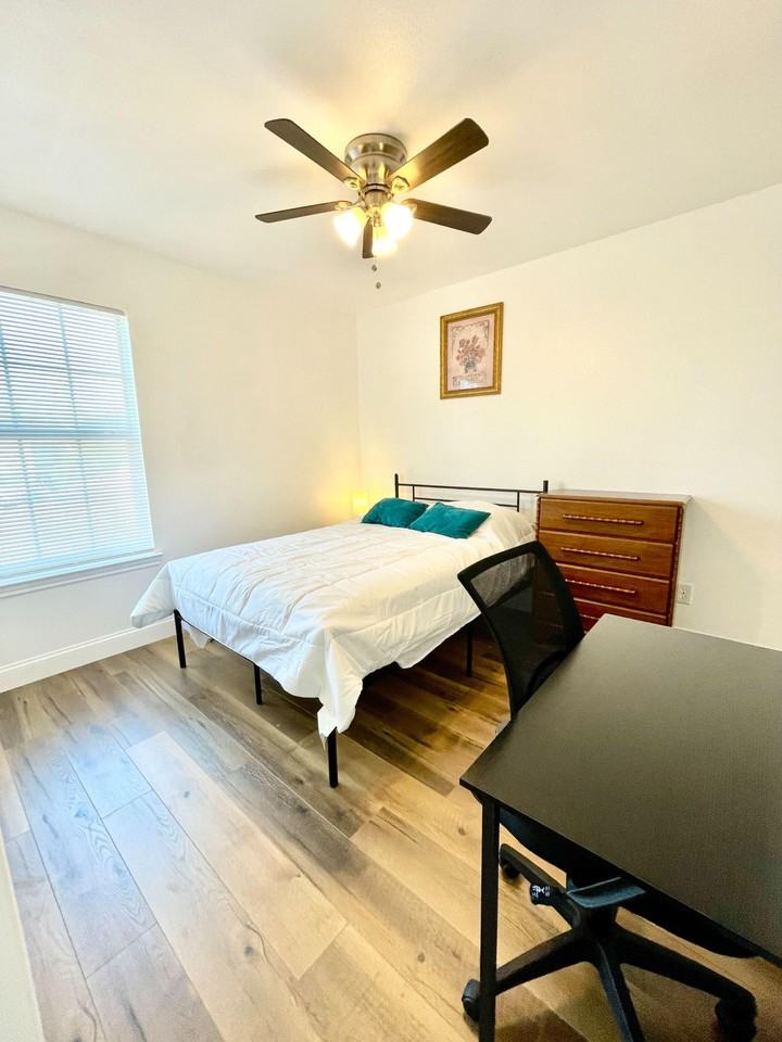 Clemson Cir - Photo 6 of 12