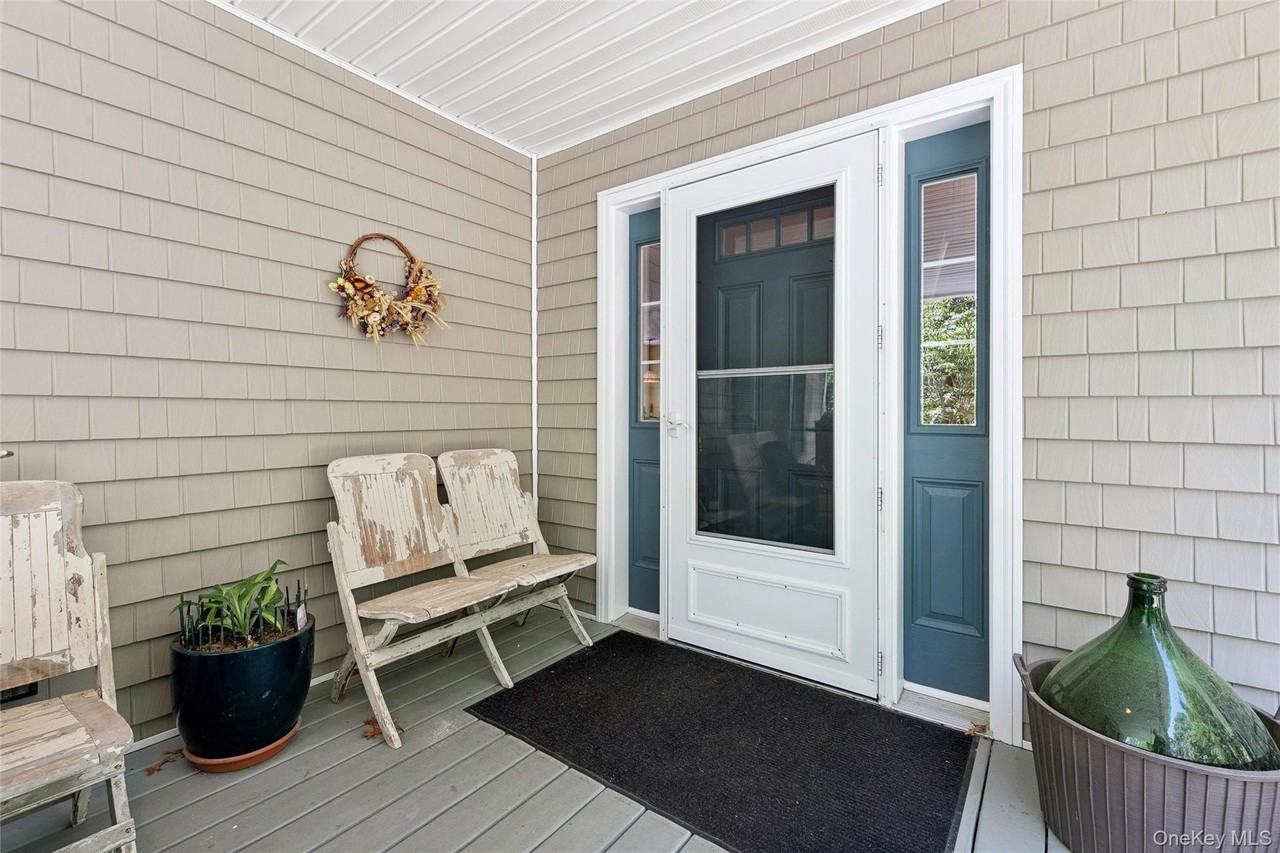 1020 Monsell Ln - Photo 2 of 44