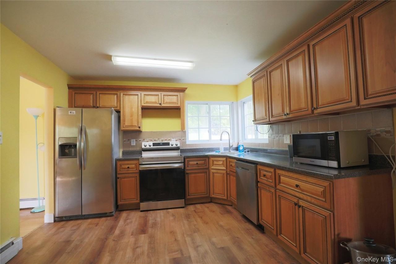 19 Balin Ave - Photo 4 of 12