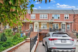 featured image of 6212 69th Pl #2
