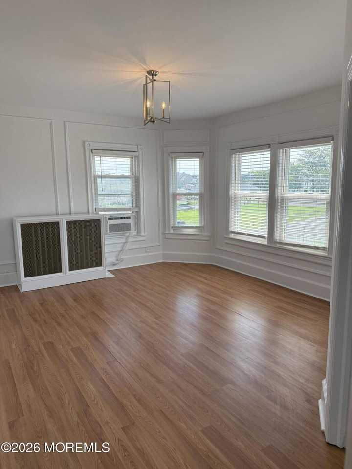 181 Garfield Ave - Photo 5 of 20