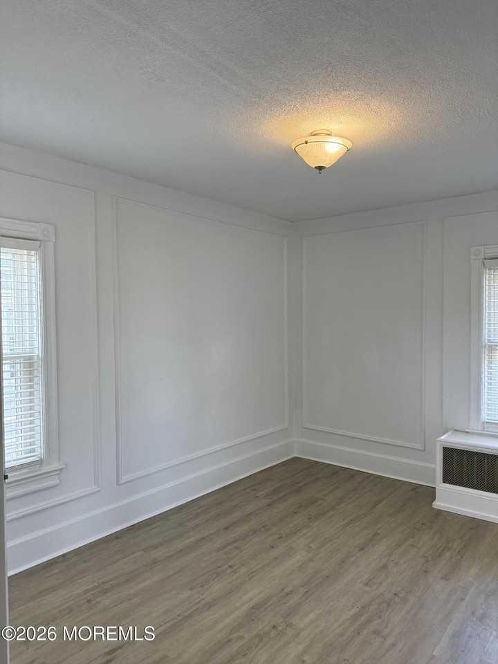 181 Garfield Ave - Photo 7 of 20