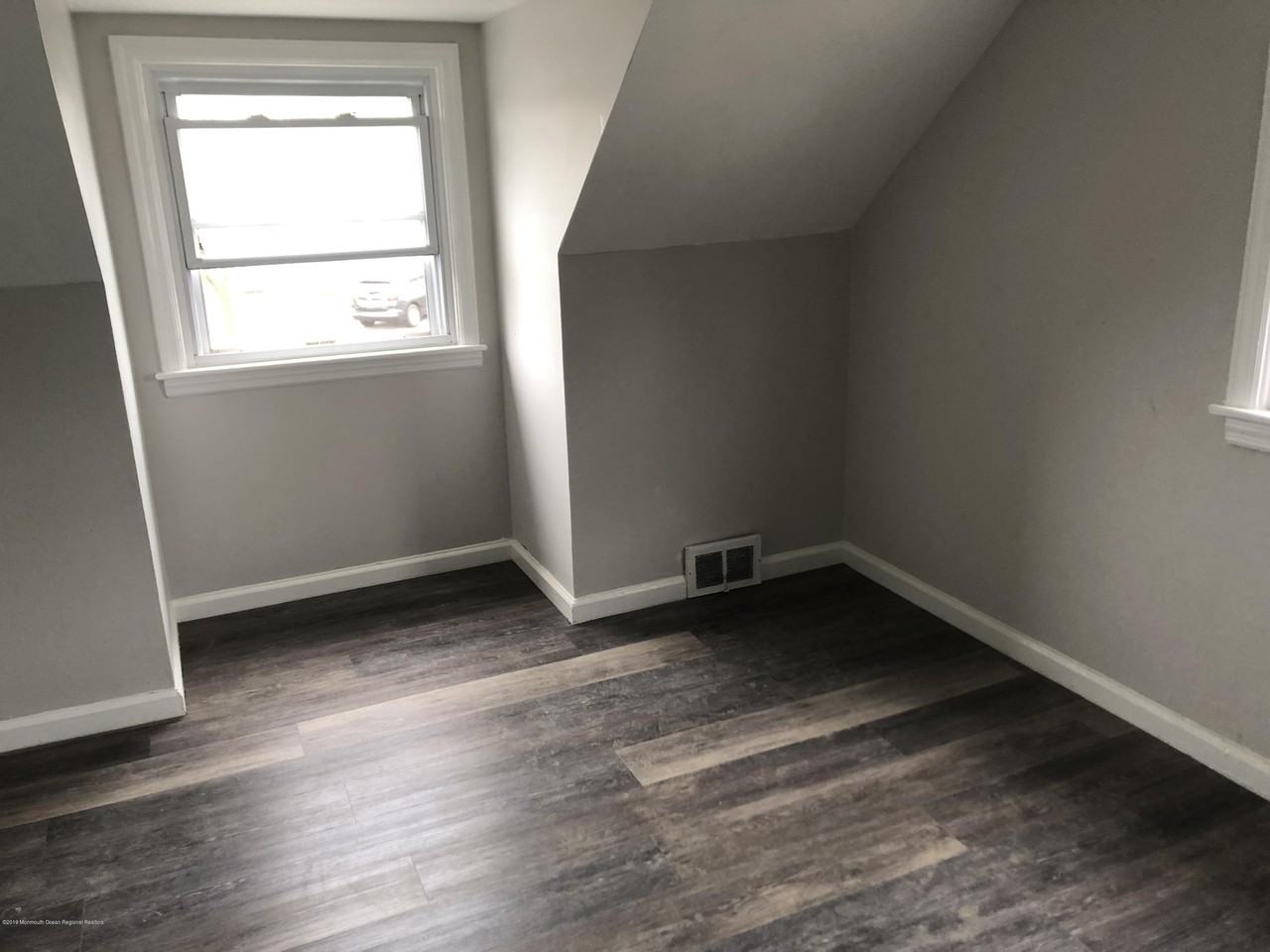 49 Ridge Pl - Photo 5 of 9