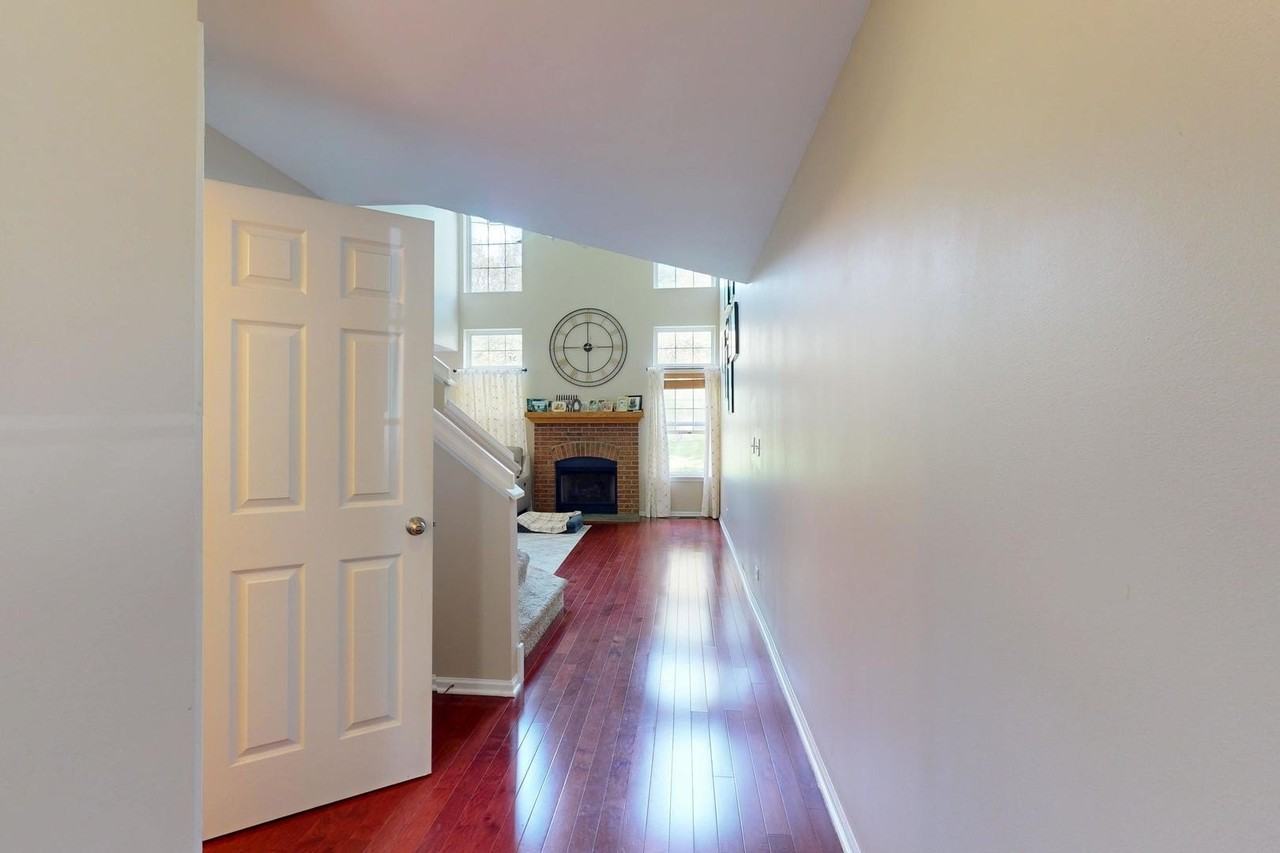 2890 Ashling Ct - Photo 2 of 27