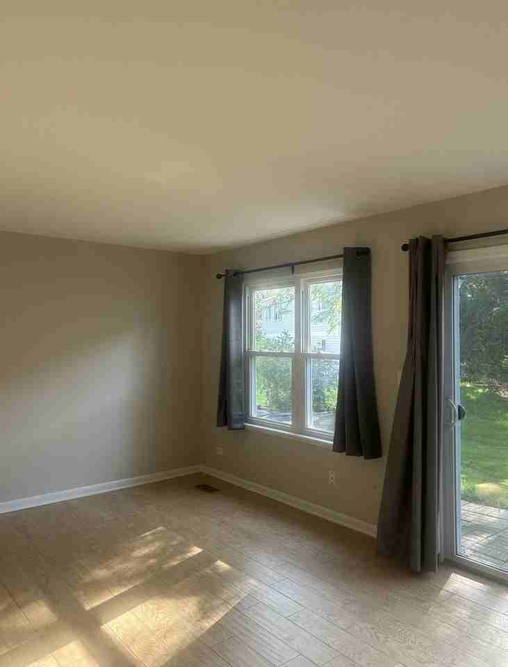 2464 Devonshire Ct - Photo 5 of 16