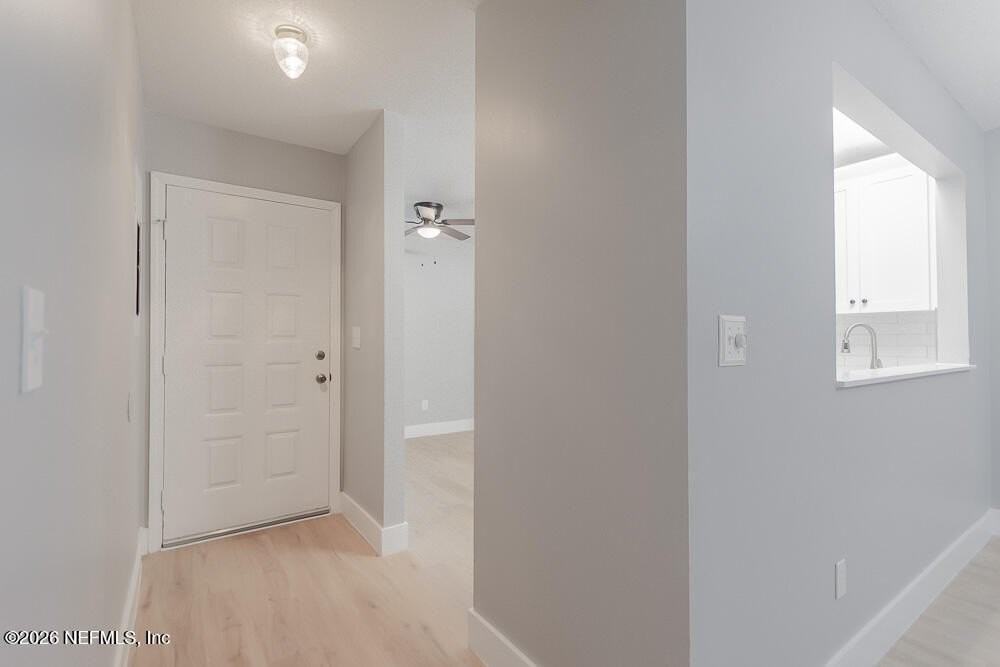 2131 Sea Hawk Dr - Photo 4 of 28