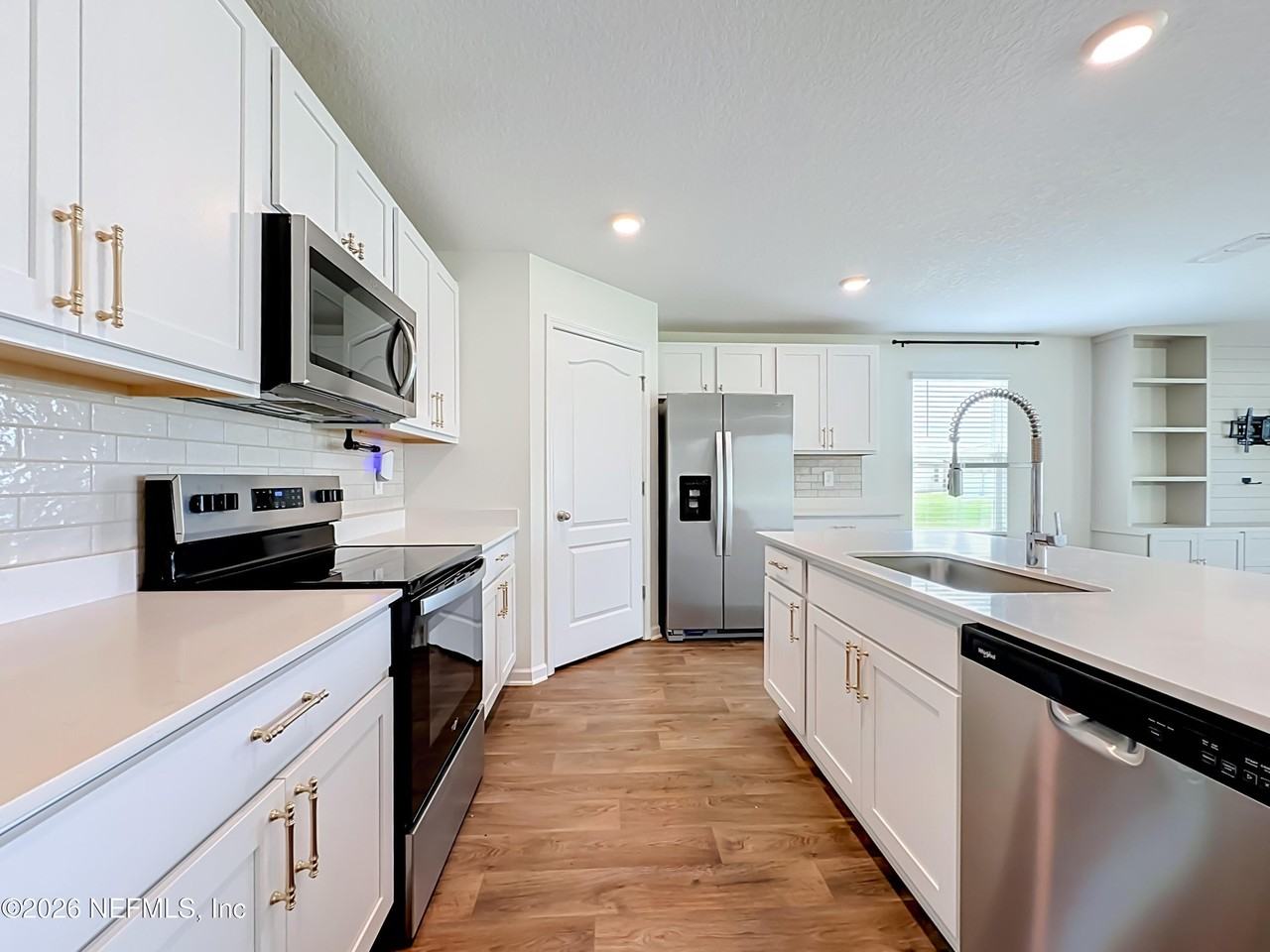 2239 Wagon Ln - Photo 7 of 39