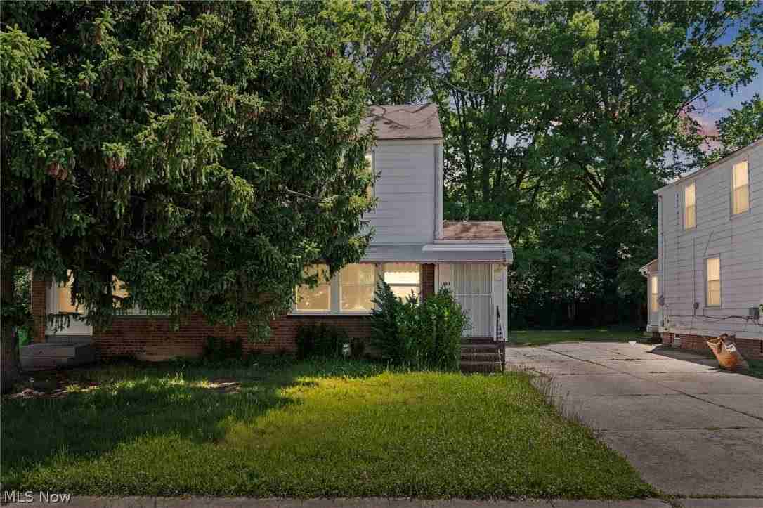 1469 E 250th St - Photo 2 of 34