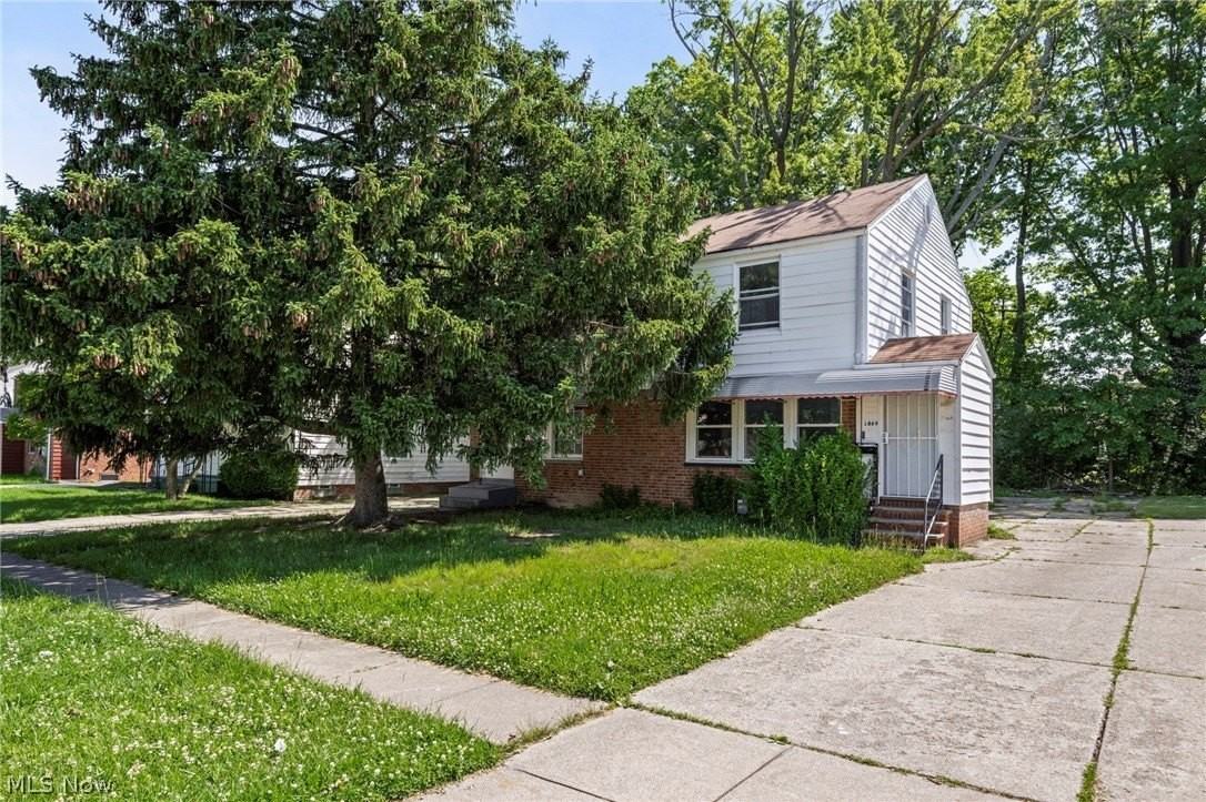 1469 E 250th St - Photo 3 of 34