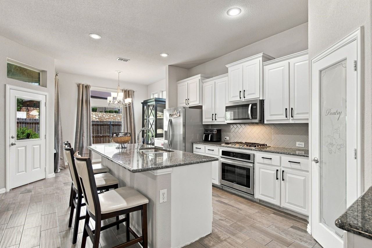 3908 Ranchman Blvd - Photo 2 of 29