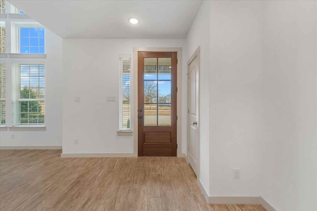 4870 Woodruff Way - Photo 6 of 31