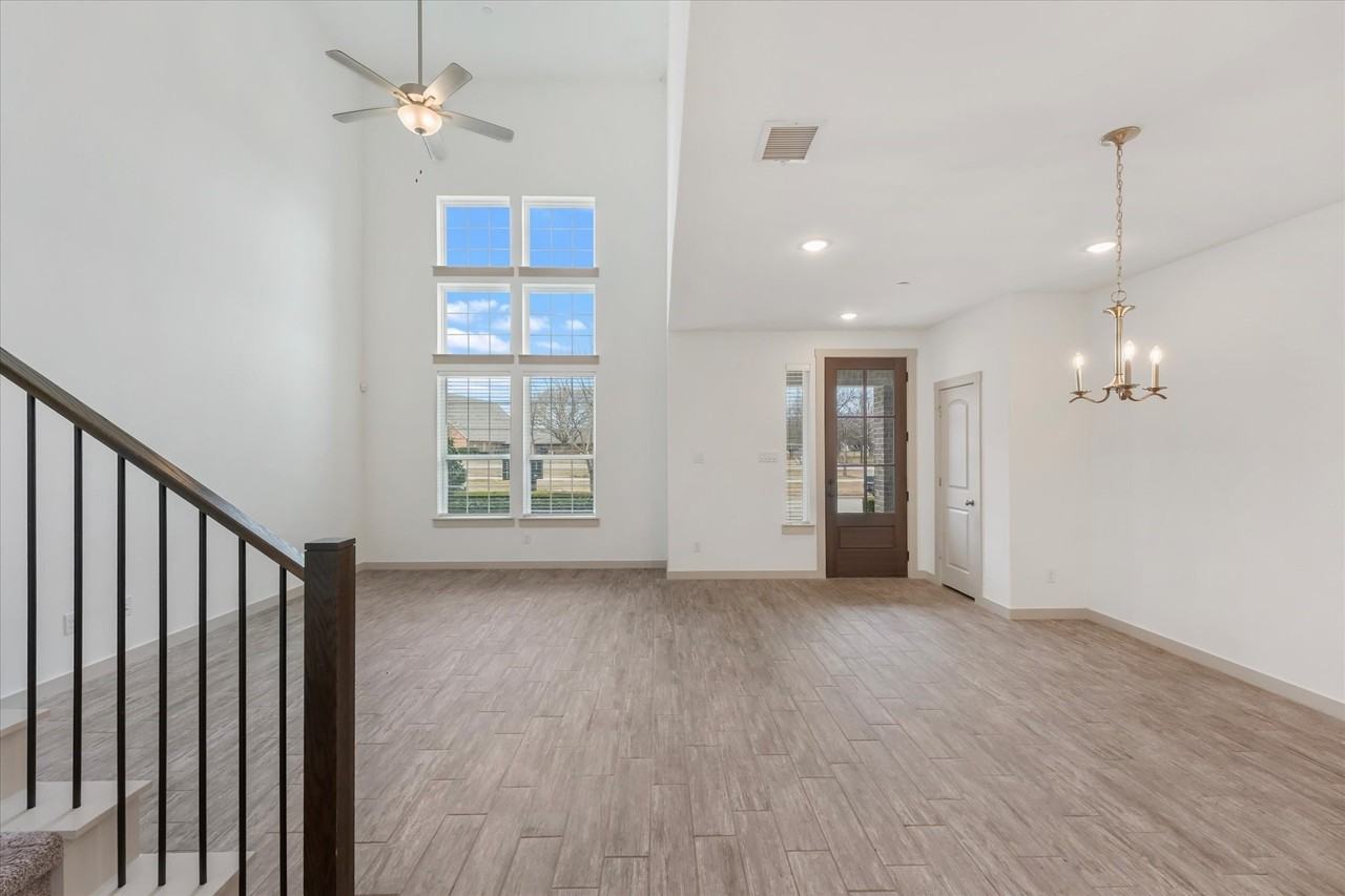 4870 Woodruff Way - Photo 7 of 31