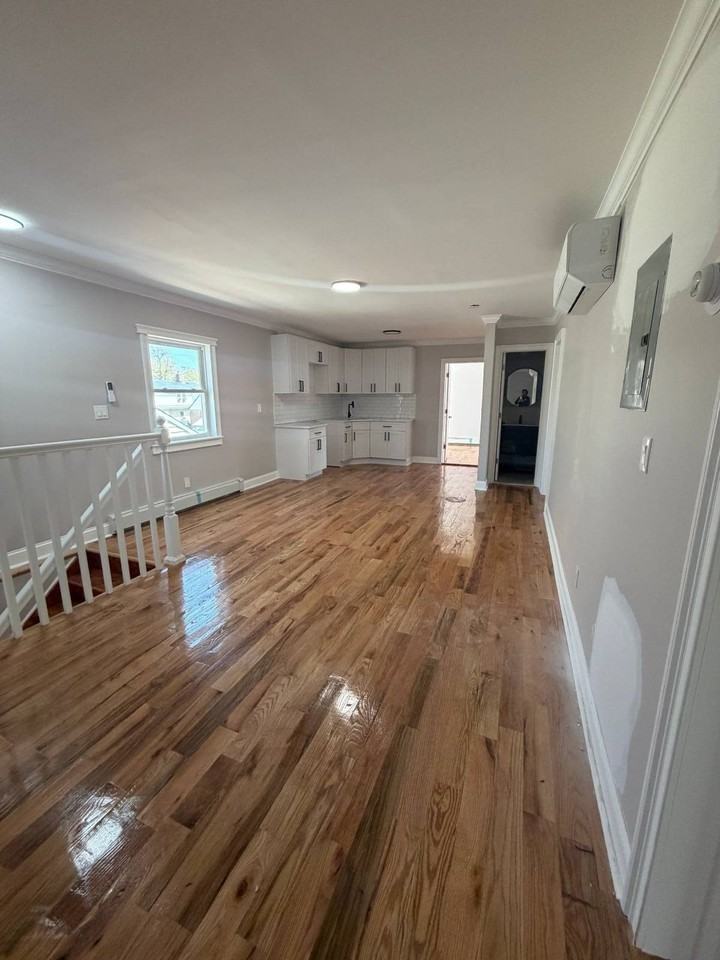 146-19 183rd St Springfield Gardens - Photo 7 of 9