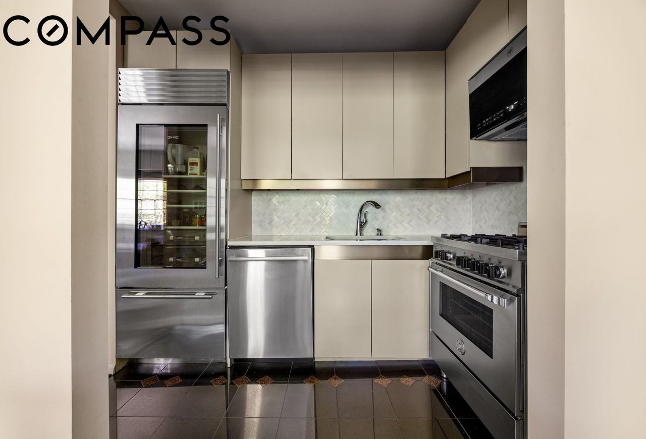311 W 20th St #3 - Photo 6 of 14