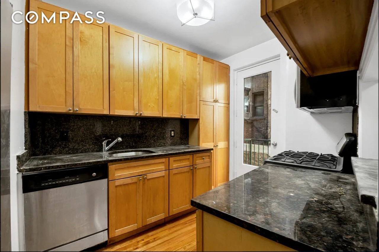 226 E 70th St #1C - Photo 2 of 17