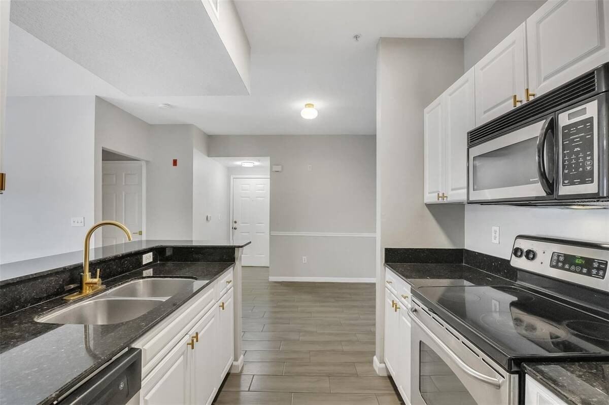 14316 Fredricksburg Dr #518 - Photo 5 of 18