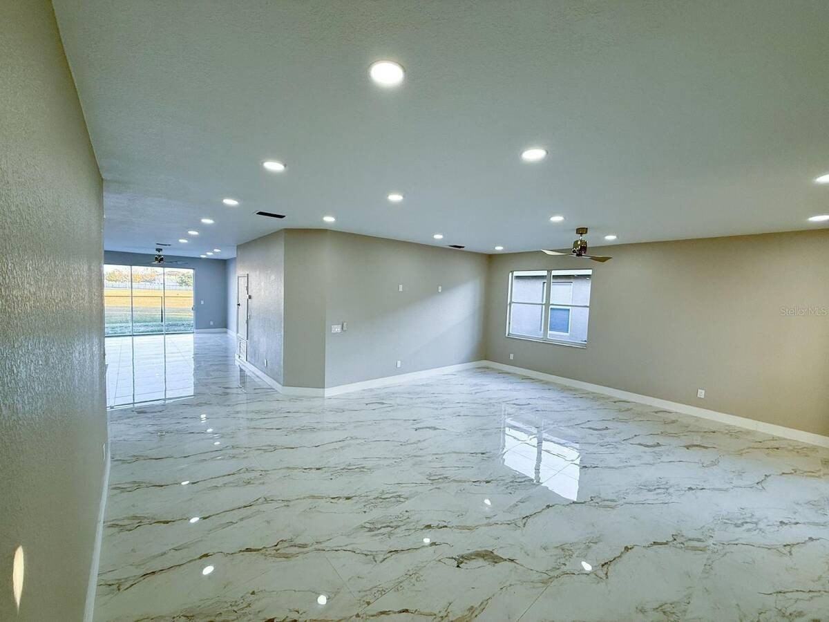 2958 White Cedar Cir - Photo 3 of 12