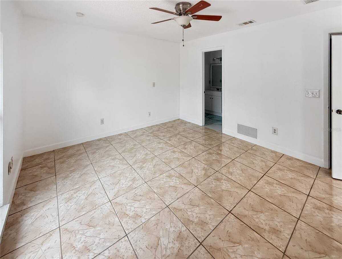 568 Bitterwood Ct - Photo 6 of 7