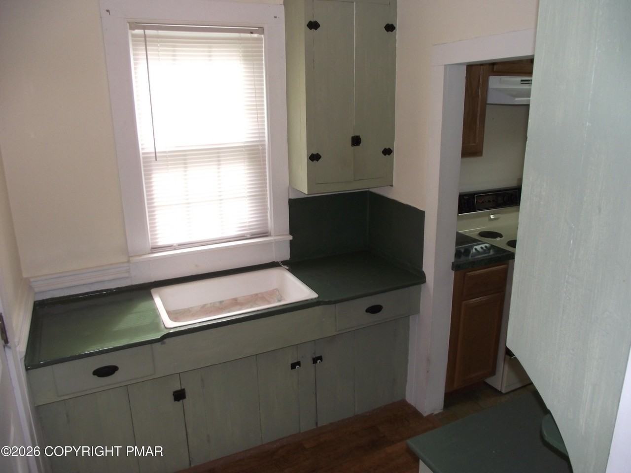 567 Greenview Dr #B - Photo 7 of 16