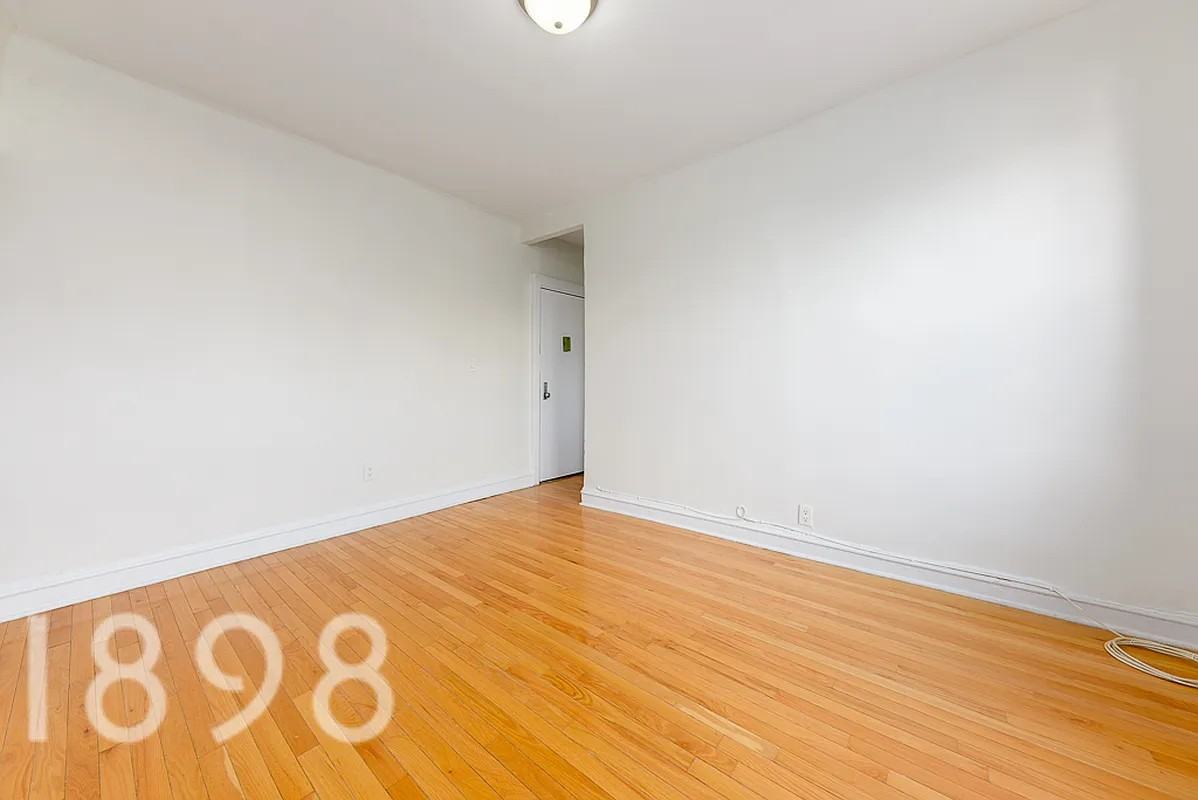 47-07 39th Street #08C - Photo 4 of 7