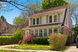 135 N Connecticut Ave - Photo 1 of 1