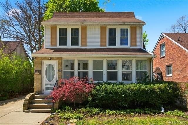 135 N Connecticut Ave - Photo 2 of 36