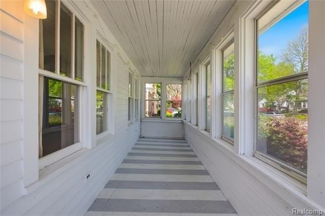 135 N Connecticut Ave - Photo 4 of 36