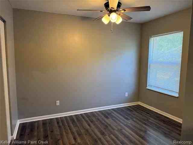 70190 N Main St #3 - Photo 3 of 10