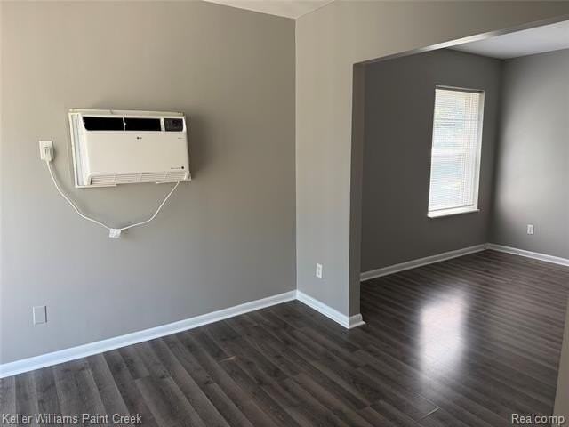 70190 N Main St #3 - Photo 5 of 10