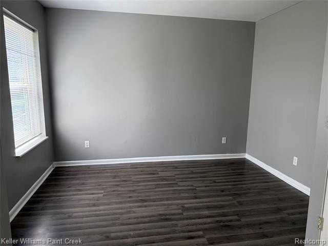 70190 N Main St #3 - Photo 6 of 10