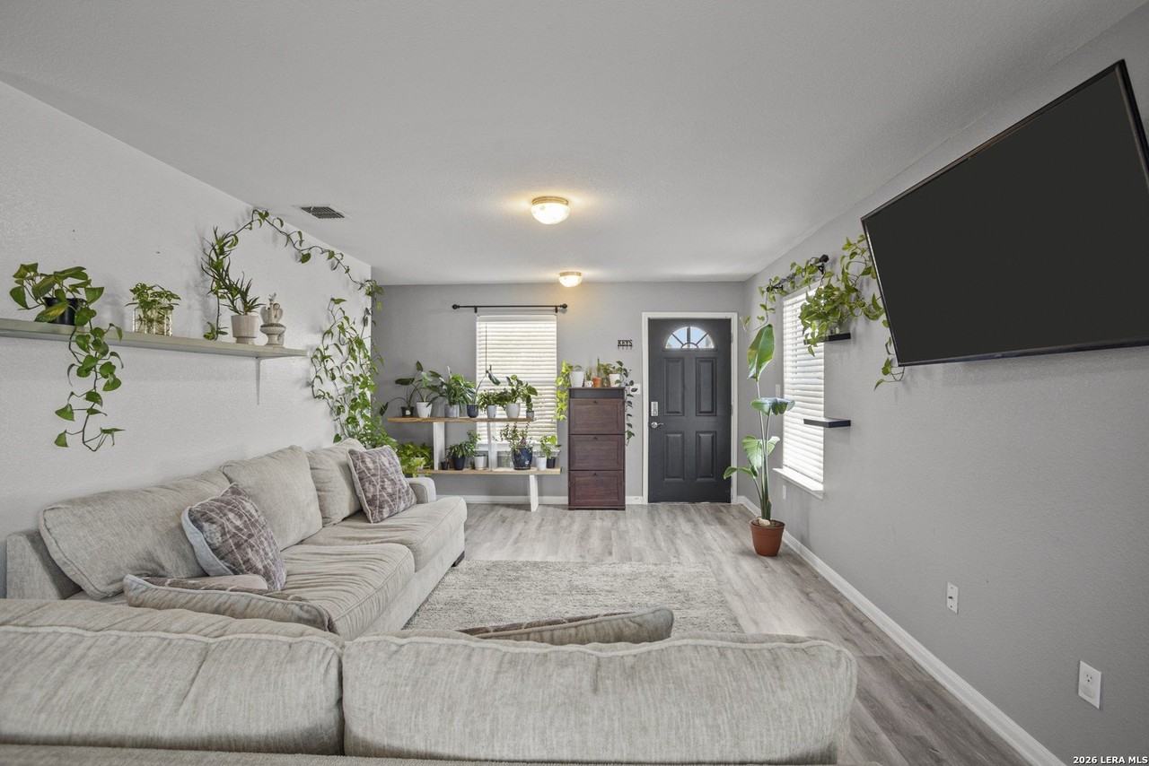 5923 Fox Cyn - Photo 5 of 20
