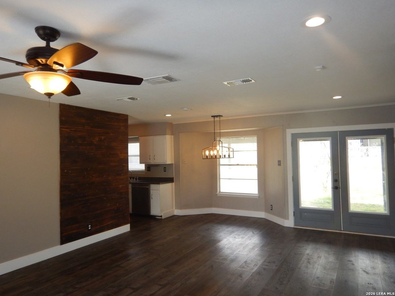 14139 Swallow Dr - Photo 4 of 25