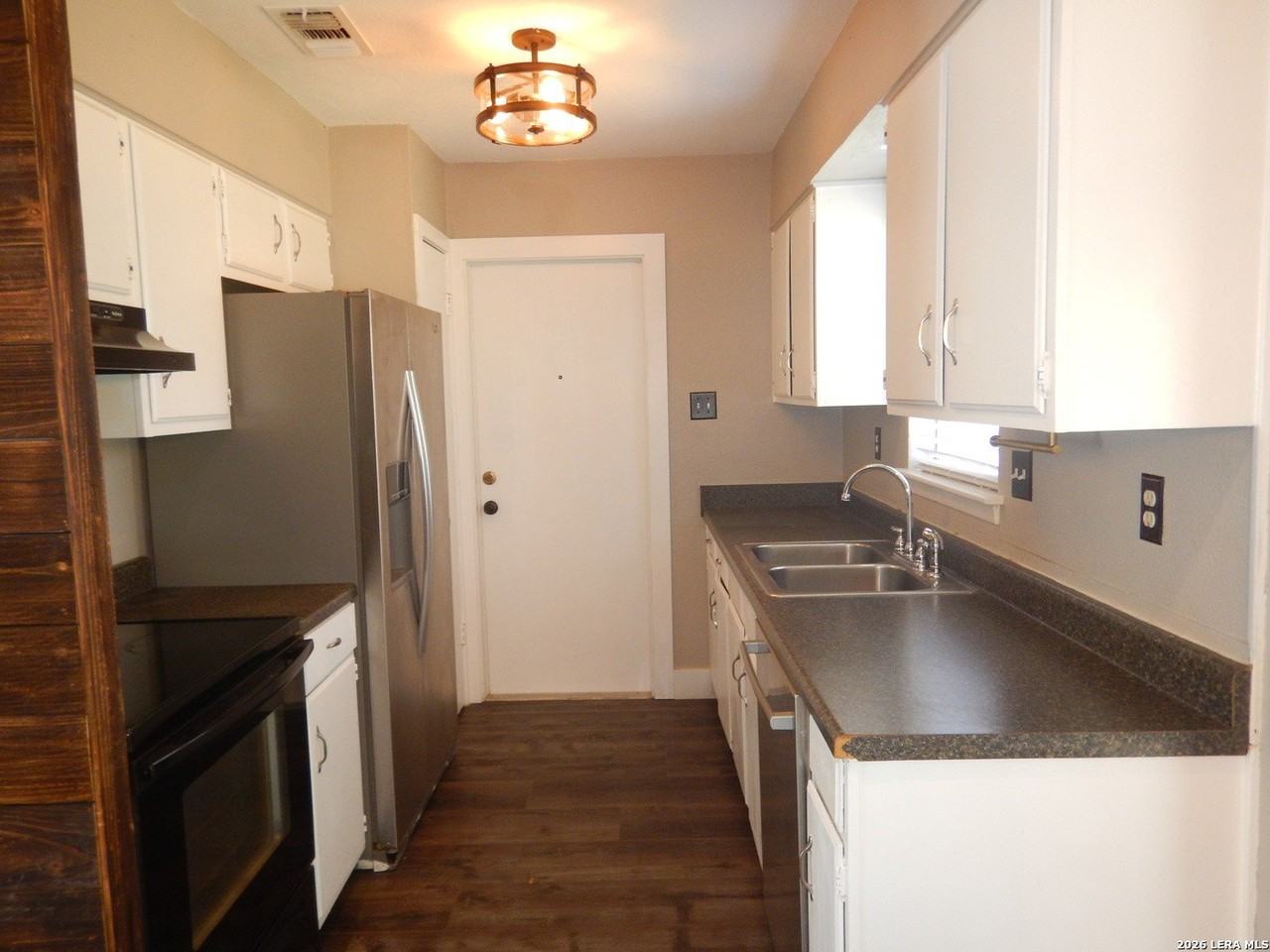 14139 Swallow Dr - Photo 5 of 25