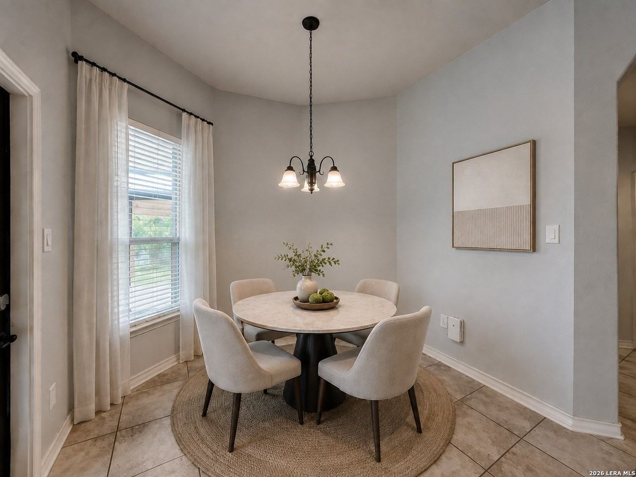 2807 Del Mar Way - Photo 5 of 48