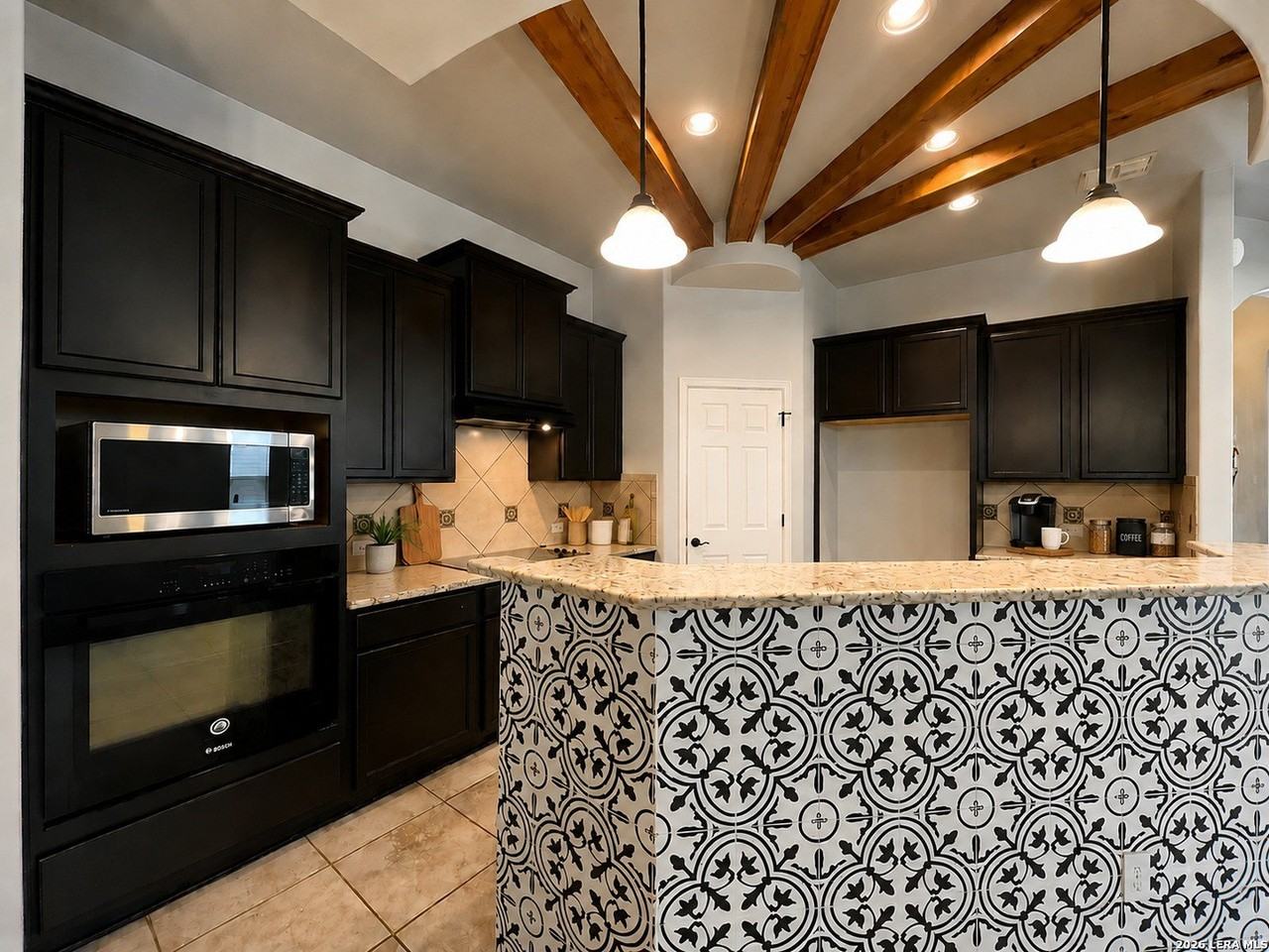 2807 Del Mar Way - Photo 6 of 48